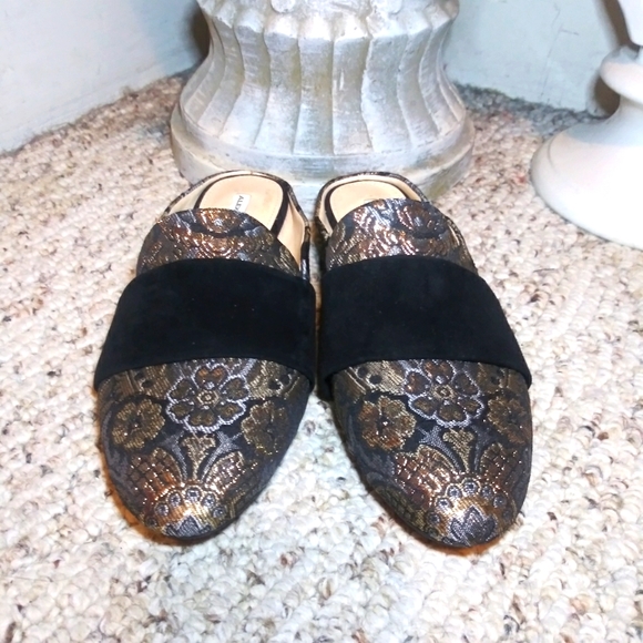 Like New Alex Marie Cecilia Black Suede & Metallic Floral Brocade Mules - Picture 3 of 7